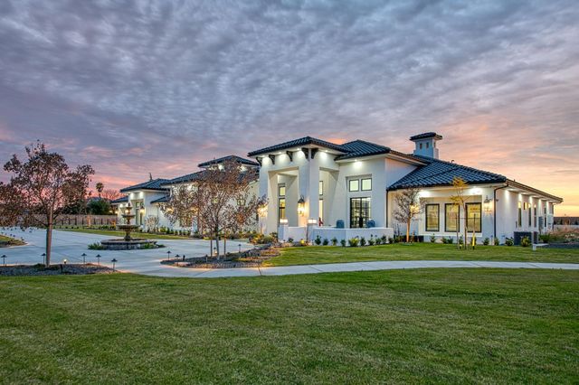 3729 E Queens Court, Clovis, CA 93619