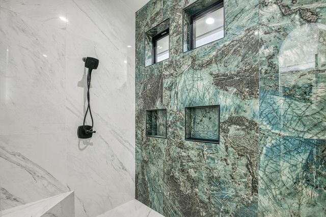 3729 E Queens Court, Clovis, CA 93619