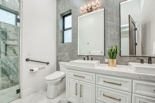 3729 E Queens Court, Clovis, CA 93619