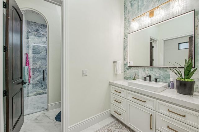 3729 E Queens Court, Clovis, CA 93619