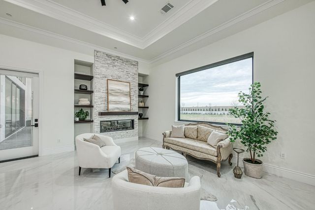 3729 E Queens Court, Clovis, CA 93619