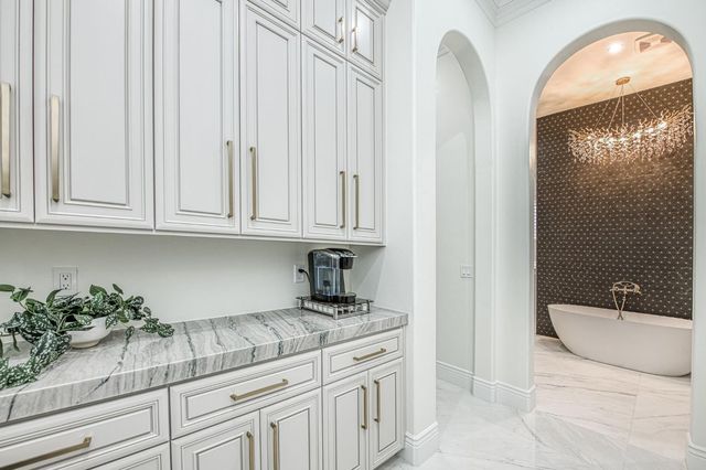 3729 E Queens Court, Clovis, CA 93619