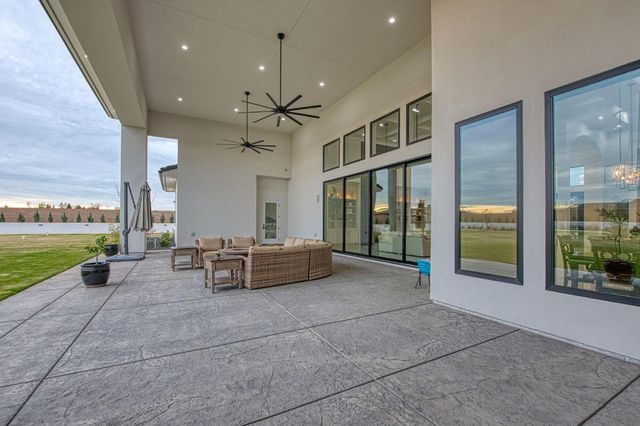 3729 E Queens Court, Clovis, CA 93619