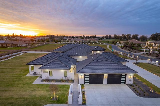 3729 E Queens Court, Clovis, CA 93619