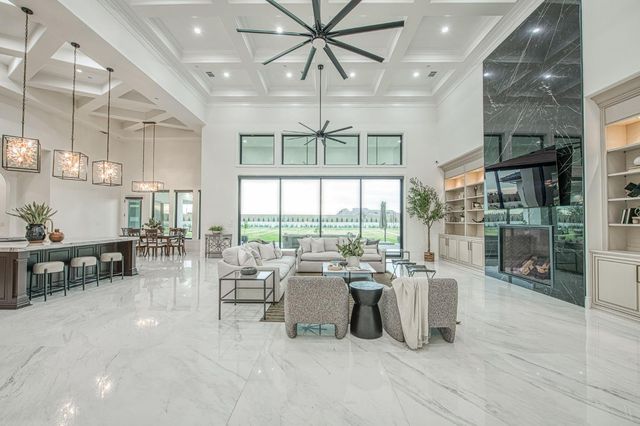 3729 E Queens Court, Clovis, CA 93619