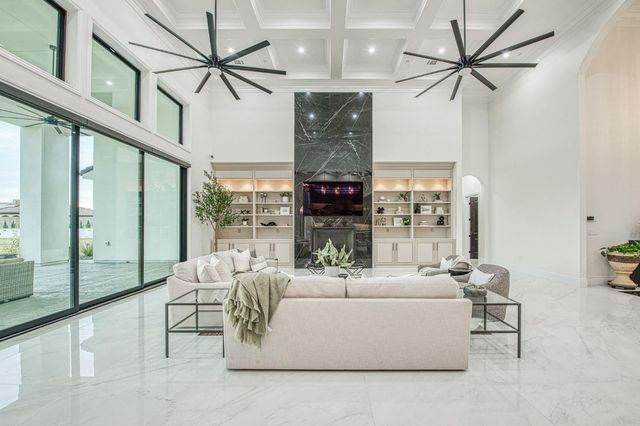 3729 E Queens Court, Clovis, CA 93619