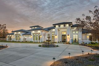 3729 E Queens Court, Clovis, CA 93619