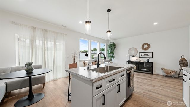 3541 W 6th Place, Kennewick, WA 99336