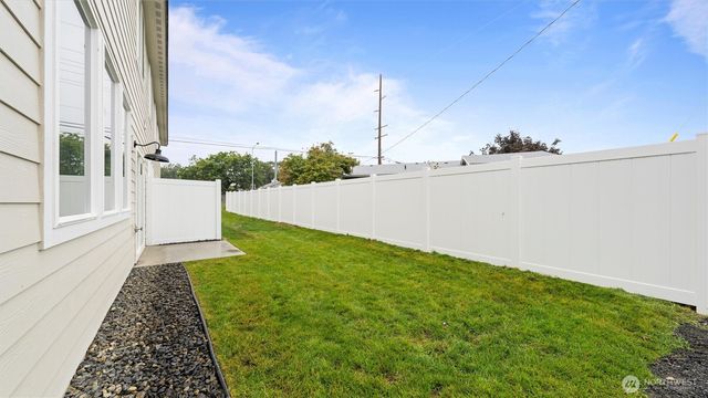 3541 W 6th Place, Kennewick, WA 99336