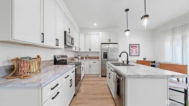 3541 W 6th Place, Kennewick, WA 99336