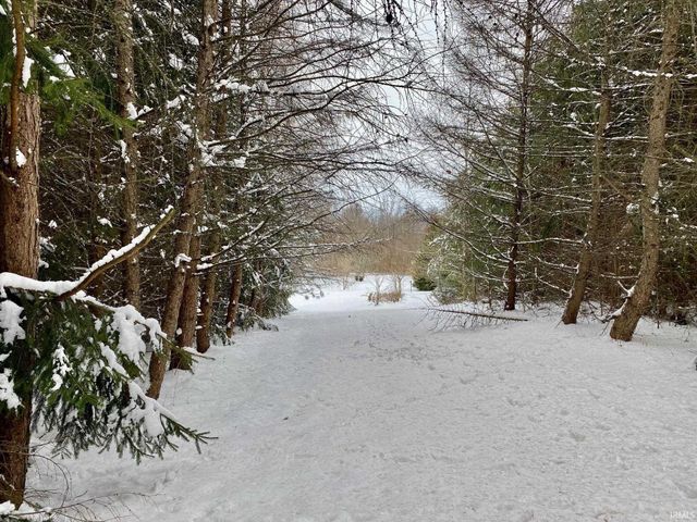 4262 E 850 N Road, Rome City, IN 46784