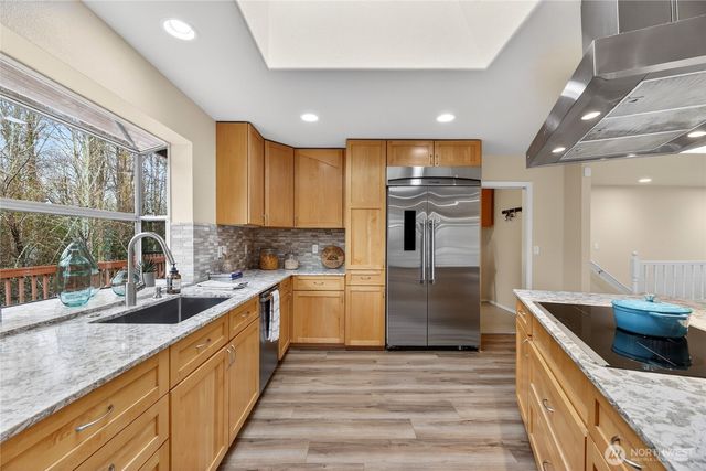 6730 NE 202nd Street, Kenmore, WA 98028