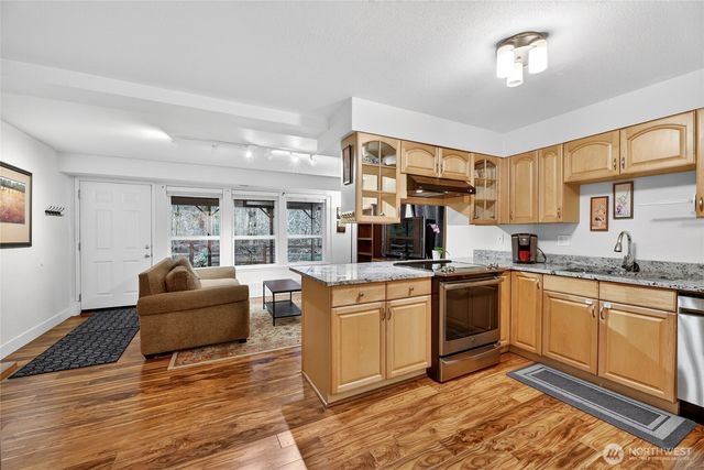 6730 NE 202nd Street, Kenmore, WA 98028