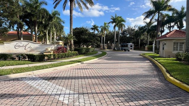 4041 San Marino Blvd 308, West Palm Beach, FL 33409