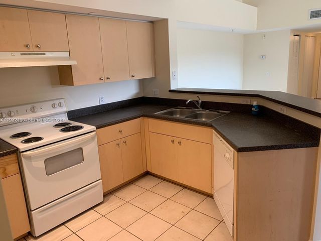 4041 San Marino Blvd 308, West Palm Beach, FL 33409