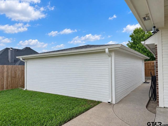 11840 COUNTY RD 167, Tyler, TX 75703