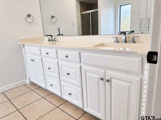 11840 COUNTY RD 167, Tyler, TX 75703