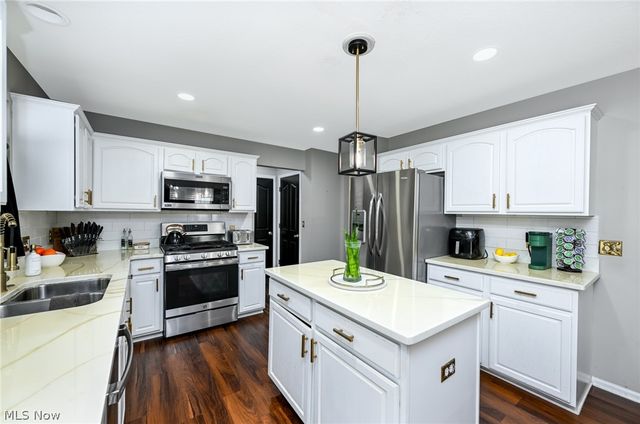 9108 Beechmont Court, Twinsburg, OH 44087