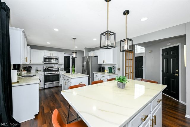 9108 Beechmont Court, Twinsburg, OH 44087
