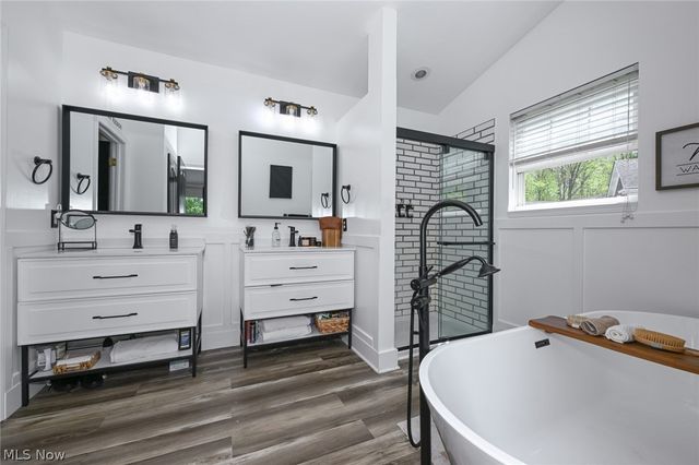 9108 Beechmont Court, Twinsburg, OH 44087