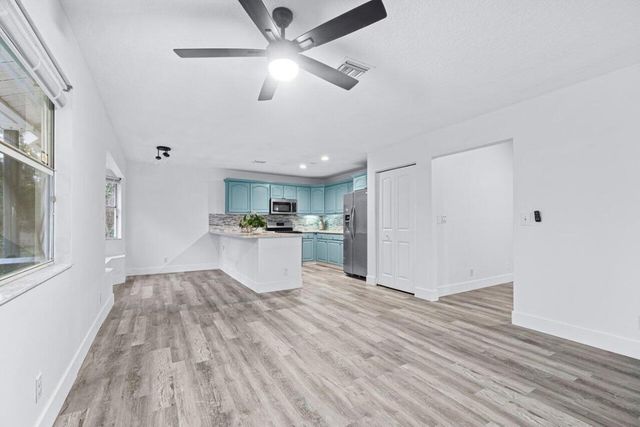 14729 95th Lane N, West Palm Beach, FL 33412