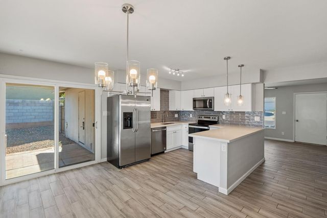 15237 N 21st Street, Phoenix, AZ 85022