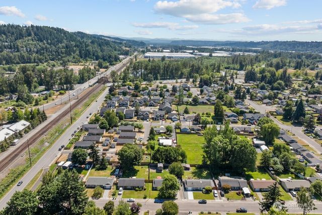 733 2nd Avenue NE, Pacific, WA 98047