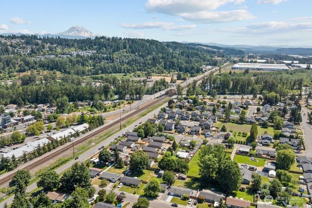 733 2nd Avenue NE, Pacific, WA 98047