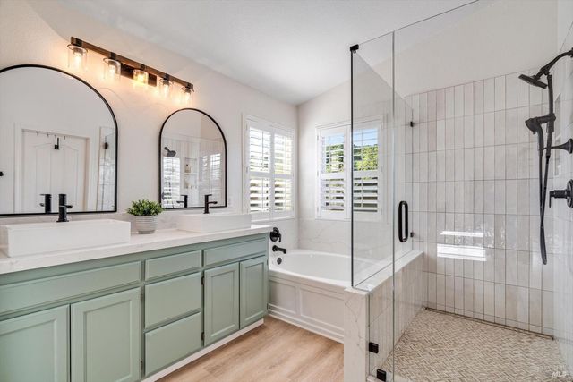 232 Cambridge Ln, Petaluma, CA 94952