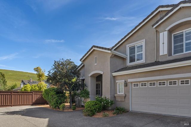 232 Cambridge Ln, Petaluma, CA 94952