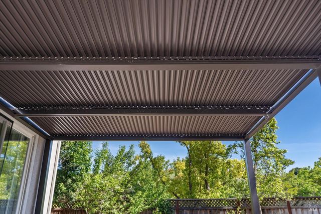 232 Cambridge Ln, Petaluma, CA 94952