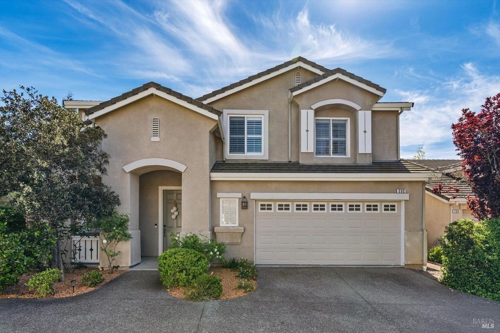 232 Cambridge Ln, Petaluma, CA 94952
