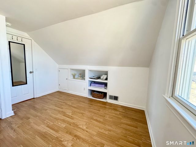 17 Grandview Avenue, Bethel, CT 06801