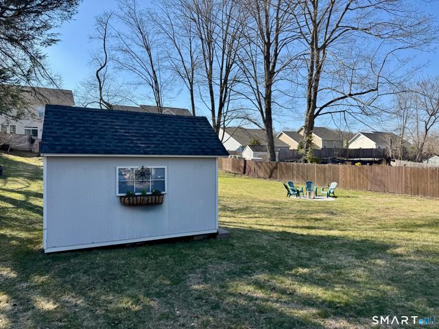 17 Grandview Avenue, Bethel, CT 06801