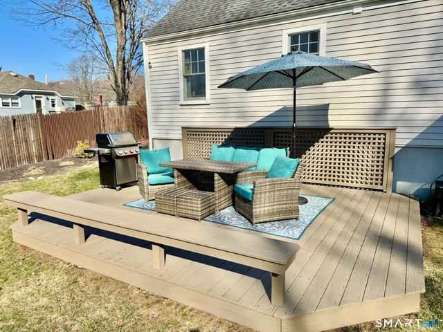 17 Grandview Avenue, Bethel, CT 06801