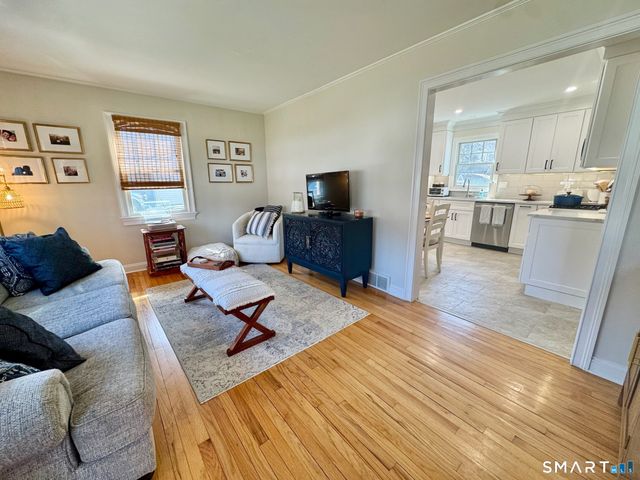 17 Grandview Avenue, Bethel, CT 06801