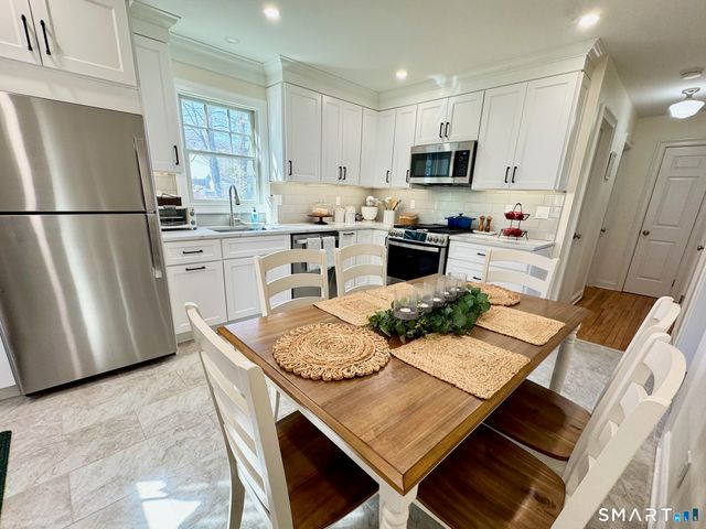 17 Grandview Avenue, Bethel, CT 06801