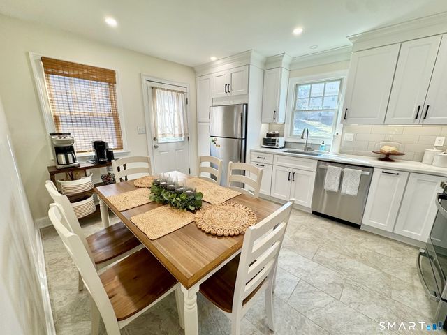 17 Grandview Avenue, Bethel, CT 06801