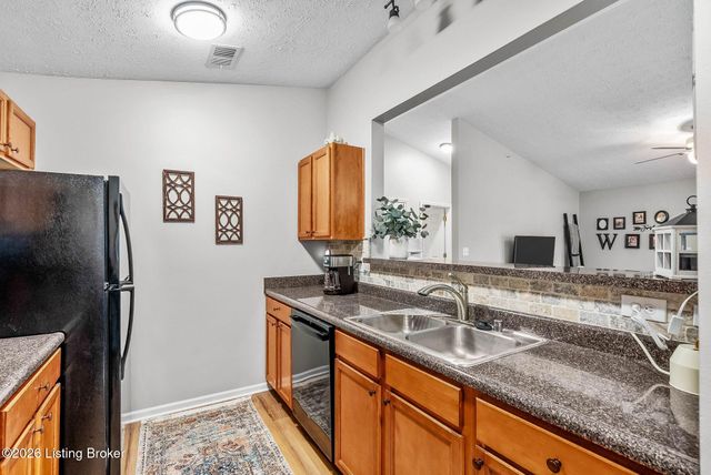 2600 Aristocrat Pl 302, Louisville, KY 40299