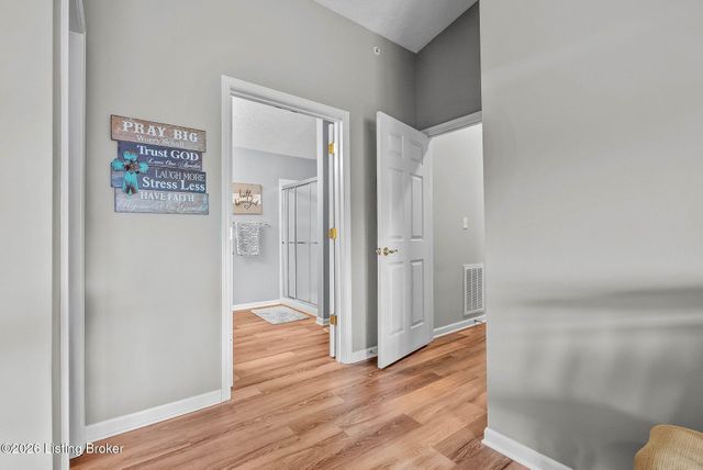 2600 Aristocrat Pl 302, Louisville, KY 40299