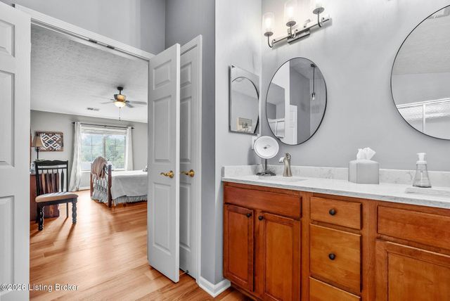 2600 Aristocrat Pl 302, Louisville, KY 40299