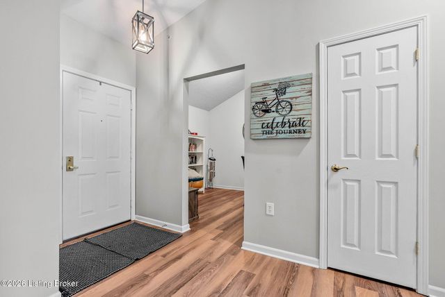 2600 Aristocrat Pl 302, Louisville, KY 40299