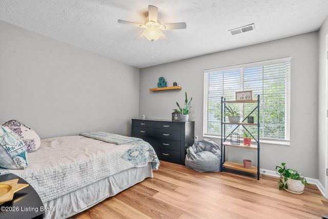 2600 Aristocrat Pl 302, Louisville, KY 40299
