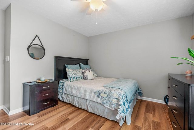 2600 Aristocrat Pl 302, Louisville, KY 40299