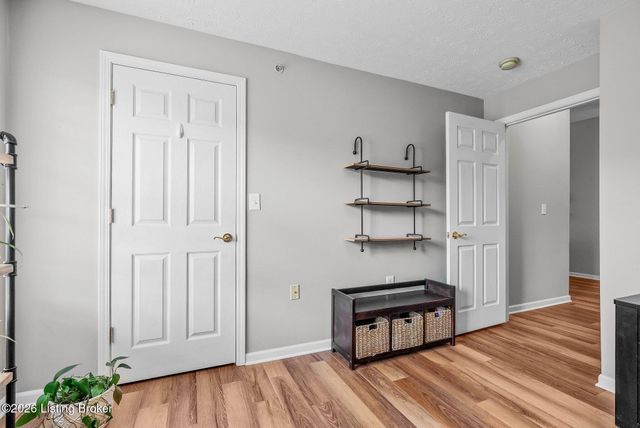 2600 Aristocrat Pl 302, Louisville, KY 40299