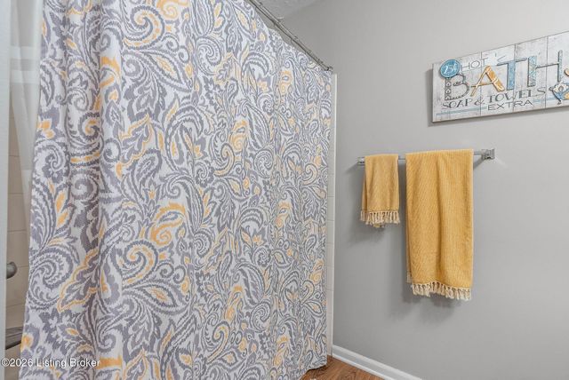 2600 Aristocrat Pl 302, Louisville, KY 40299