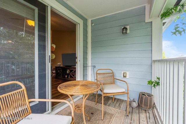 2600 Aristocrat Pl 302, Louisville, KY 40299