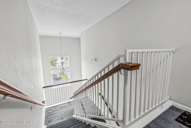 2600 Aristocrat Pl 302, Louisville, KY 40299