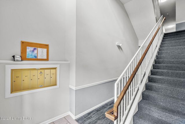 2600 Aristocrat Pl 302, Louisville, KY 40299