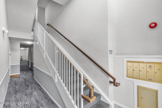2600 Aristocrat Pl 302, Louisville, KY 40299